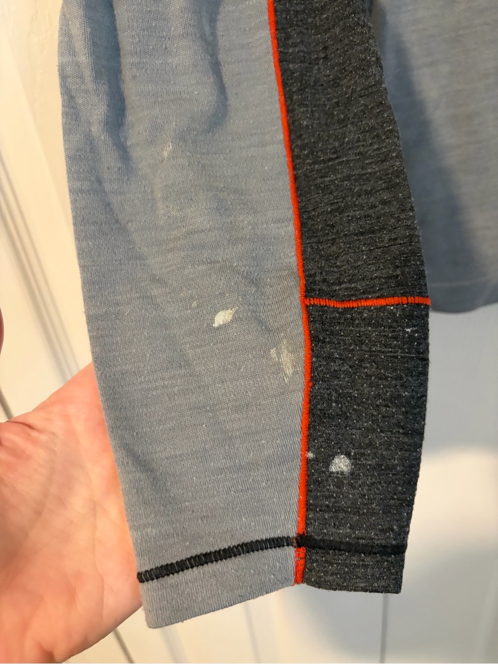 Flawed Smartwool Light Gray Dark Charcoal quarter Zip-Front Red Trim thumb hole - Picture 4 of 10